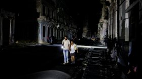 Куба потъна в мрак: Близо 10 млн. души останаха без ток след срив на мрежата