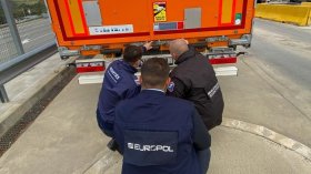 "Пирати 3": Конфискуваха рекорден брой документи, стоки, наркотици и валута