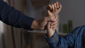 Задържаха 52-годишен мъж за опит за блудство с 15-годишно момче в Стара Загора
