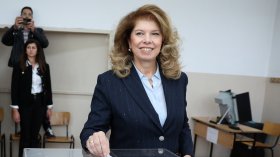 Къде сгрешиха Йотова и Радев, превърна ли се Гюров във фаворит за президентския пост?