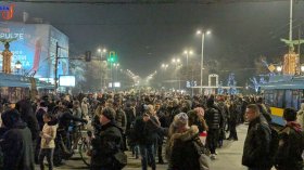 Протестиращи блокираха "Орлов мост" в София (ВИДЕО)