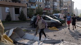 Четирима души са загинали при руски удар в Днипро