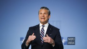Хегсет: САЩ ще възстановят "желязната блокада" на Иран при нарушение на сделката