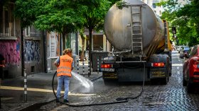 Ударно мият улици в София и вдигат колите по пътя на водоноските