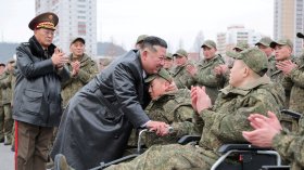 Ким Чен Ун посрещна севернокорейски войници, завърнали се от Русия