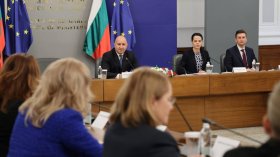 Радев: Силната икономика е от първостепенно значение за сигурността ни