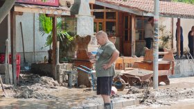 "Беше страшно": Кал, задръстени мостове и безводие в Струмяни