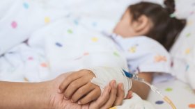 3-годишно момиченце получи шанс да чува след сложна операция в София