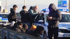 Франция алармира ЕС: Спрете бежанския поток към Англия