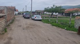 Музика се носи в село Маноле денем и нощем: "Полицаите си затварят очите"