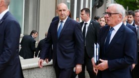 Радев: Няма да допуснем санкци срещу Русия, които биха се отразили негативно на България