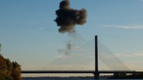 В Киев вдигат резервни мостове през Днепър след руските удари