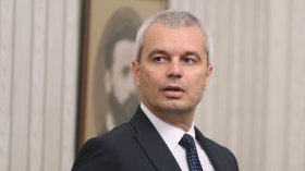 Костадинов: Ще поискаме отлагане на Еврозоната с една година