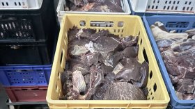 Развалено месо и лоша хигиена: БАБХ спря стотици килограми в Хасково