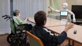 Хиляди изчезнали и стотици намерени мъртви: Япония бори деменцията с AI и GPS тракери