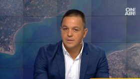 Цанко Цанков преплува Ламанша: Стотици ужилвания от медузи при почти нулева видимост