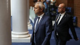 Опозицията атакува властта след инцидента с контейнеровоза край Калиакра
