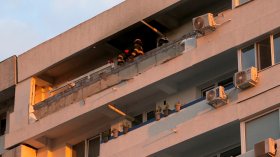 Последиците след удара на руски дрон в блок в Румъния (СНИМКИ)