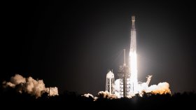 SpaceX постави рекорд: Капсулата "Дракон" стигна до МКС за под 8 часа