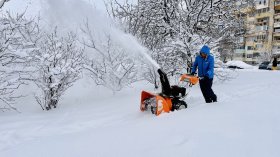 Зимата в България - трупа сняг, температурите падат (СНИМКИ)