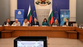 Донев: Парите сами по себе си не решават проблеми
