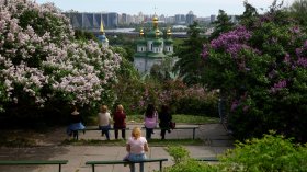 С аромат на люляци: Пролетна идилия в ботаническата градина на Киев (СНИМКИ)