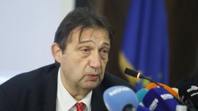 Шишков: Пътната мрежа на България продължава да е карта на позора