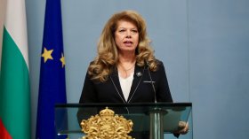 Йотова за сделката между САЩ и Русия: Недостигът на дизел затруднява цяла Европа и света
