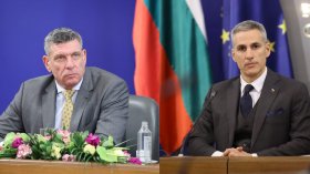 Гюров и Кандев влязоха в битката за "Дондуков" 2: Защото обичаме България безрезервно