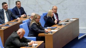 Парламентът пренареди Изборния кодекс: Машини срещу хартия и край на район "Чужбина" (ВИДЕО)