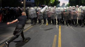 Ескалацията на антиправителствения протест в Белград в СНИМКИ