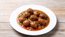 Рецепта за гръцки кюфтета с доматен сос на фурна