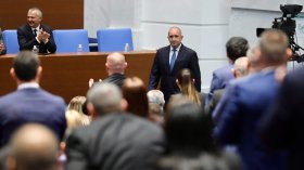 Кабинетът "Радев" в битка за доверие на фона на еврото, реформите и инфлацията