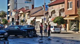 Тежък сблъсък между два автомобила на "Ломско шосе" в София