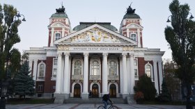 Напрежение около Народния театър: Актьори и Мариан Бачев в спор за задкулисие