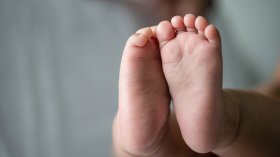 Задържаха 33-годишна жена за убийството на 1-годишно бебе във Варна