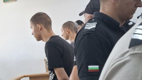 Пуснаха на свобода двамата младежи, нападнали непалци в Пловдив