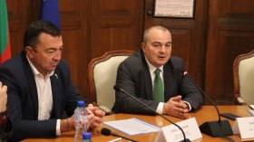 Абровски: Производството на розов цвят у нас се увеличава с 31%, спрямо предходната година