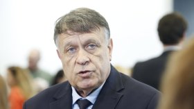 МОН пусна безплатна платформа с готови уроци и проекти за учениците