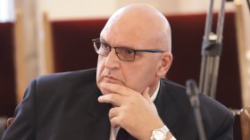 БЛС с остро предупреждение: Здравеопазването не може да бъде поле за експерименти