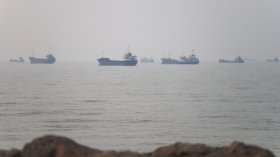 САЩ засилват военните удари срещу Иран, Тръмп призовава Техеран да "се държи прилично"