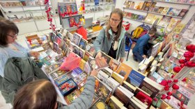 Зимният панаир на книгата събира читатели от всички възрасти (ВИДЕО)