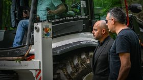 Столичната община започна почистването на езерата в Южния парк