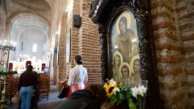 София празнува: Столицата отбелязва своя ден с литургия и светлинно шоу