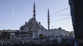 Турция иска да депортира руснаци, чели Библията в "Света София"