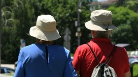 Жълт код за опасно горещо време в 14 области на България