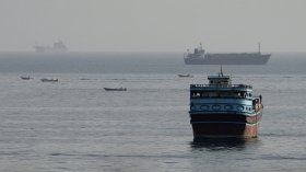 Търговски кораб е ударен край Ормузкия проток, има загинал и ранени