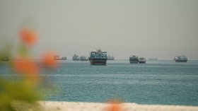 Ормузкият проток и сделката САЩ-Иран разклащат петролния пазар - цените под натиск