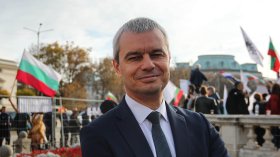 Костадинов със съболезнования до Митрофанова и писмо до Радев