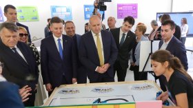 Радев: Технологиите променят света всеки ден